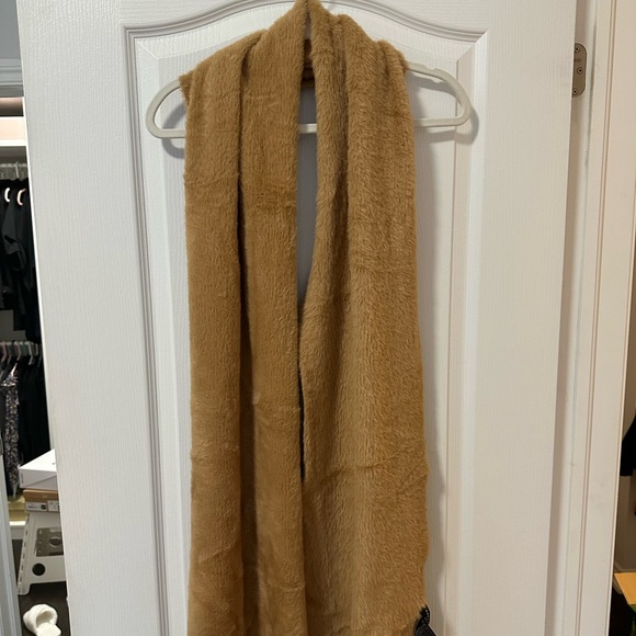 ZARA SCARF - Picture 1 of 4